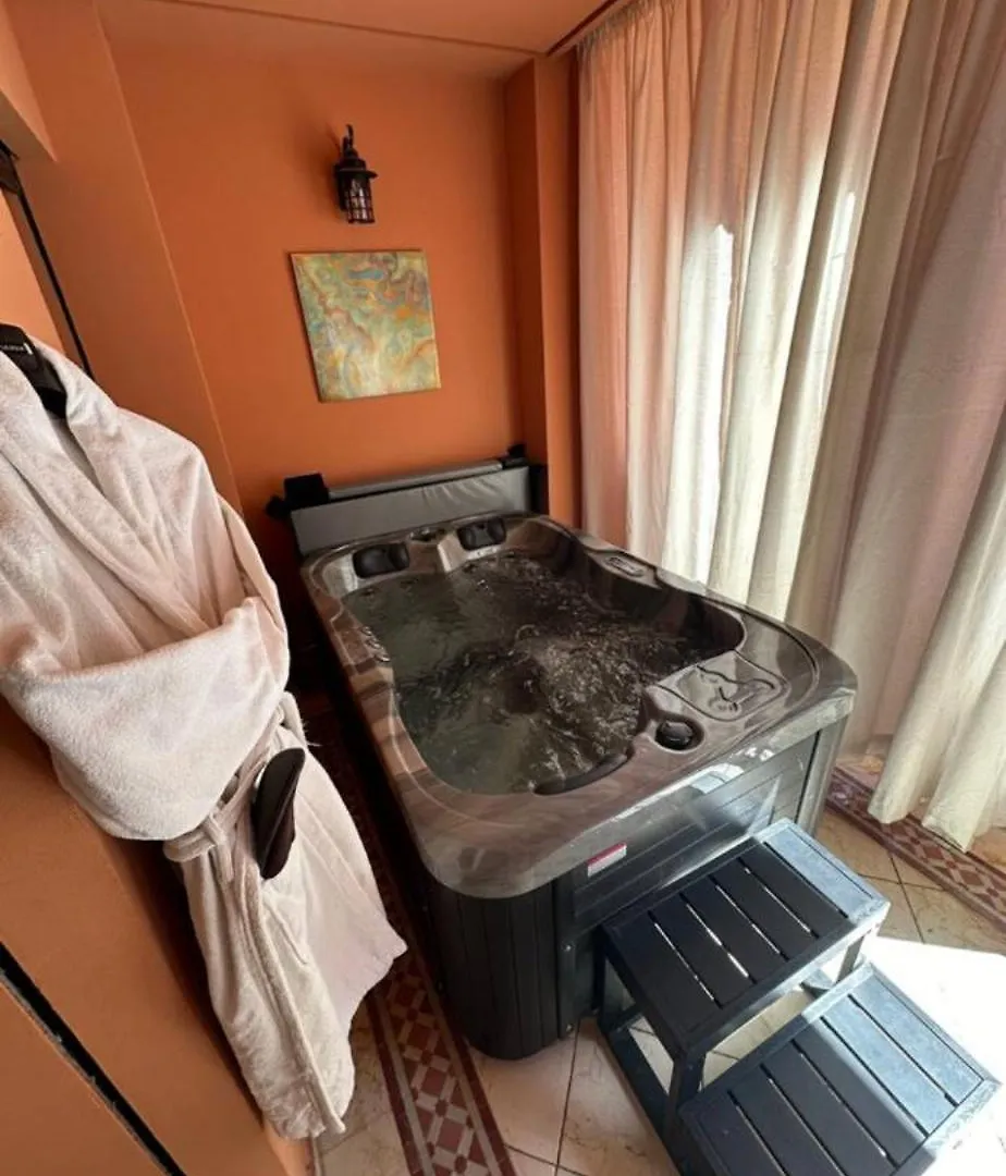 شقة Lux Apt, Prime Location, Jacuzzi مراكش