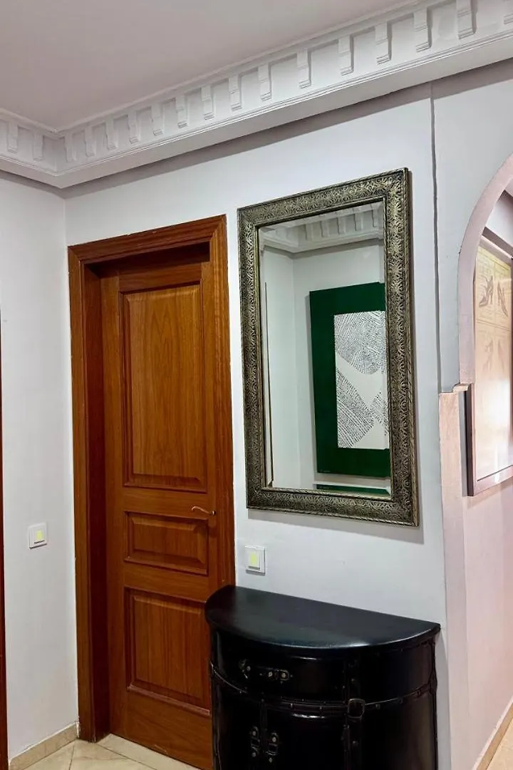 Lux Apt, Prime Location, Jacuzzi مراكش 0*,