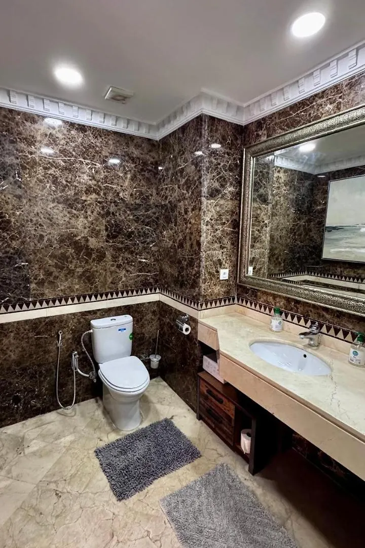 شقة Lux Apt, Prime Location, Jacuzzi مراكش