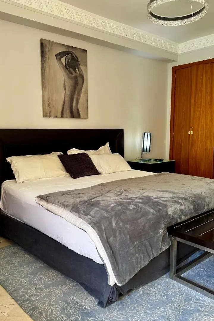 Lux Apt, Prime Location, Jacuzzi مراكش شقة