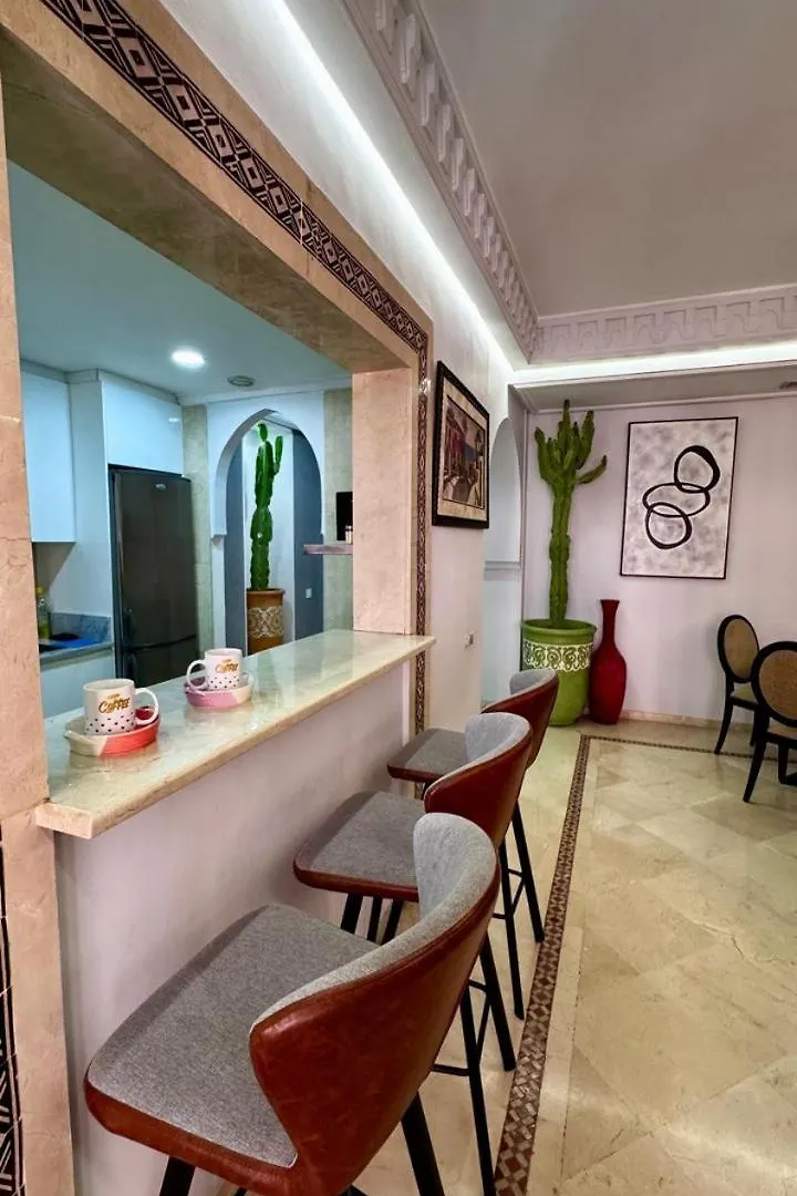 شقة Lux Apt, Prime Location, Jacuzzi مراكش